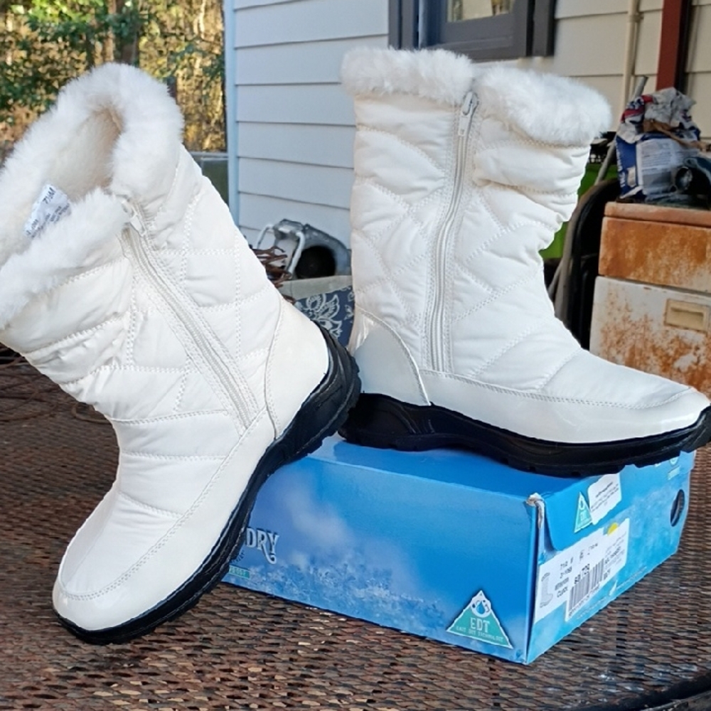 Easy Dry by Easy Street Women's White Waterproof Boots